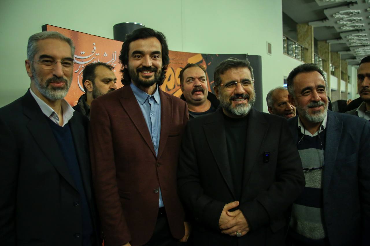عکس از وزیر فرهنگ و ارشاد اسلامی  در تئاتر فجر 42