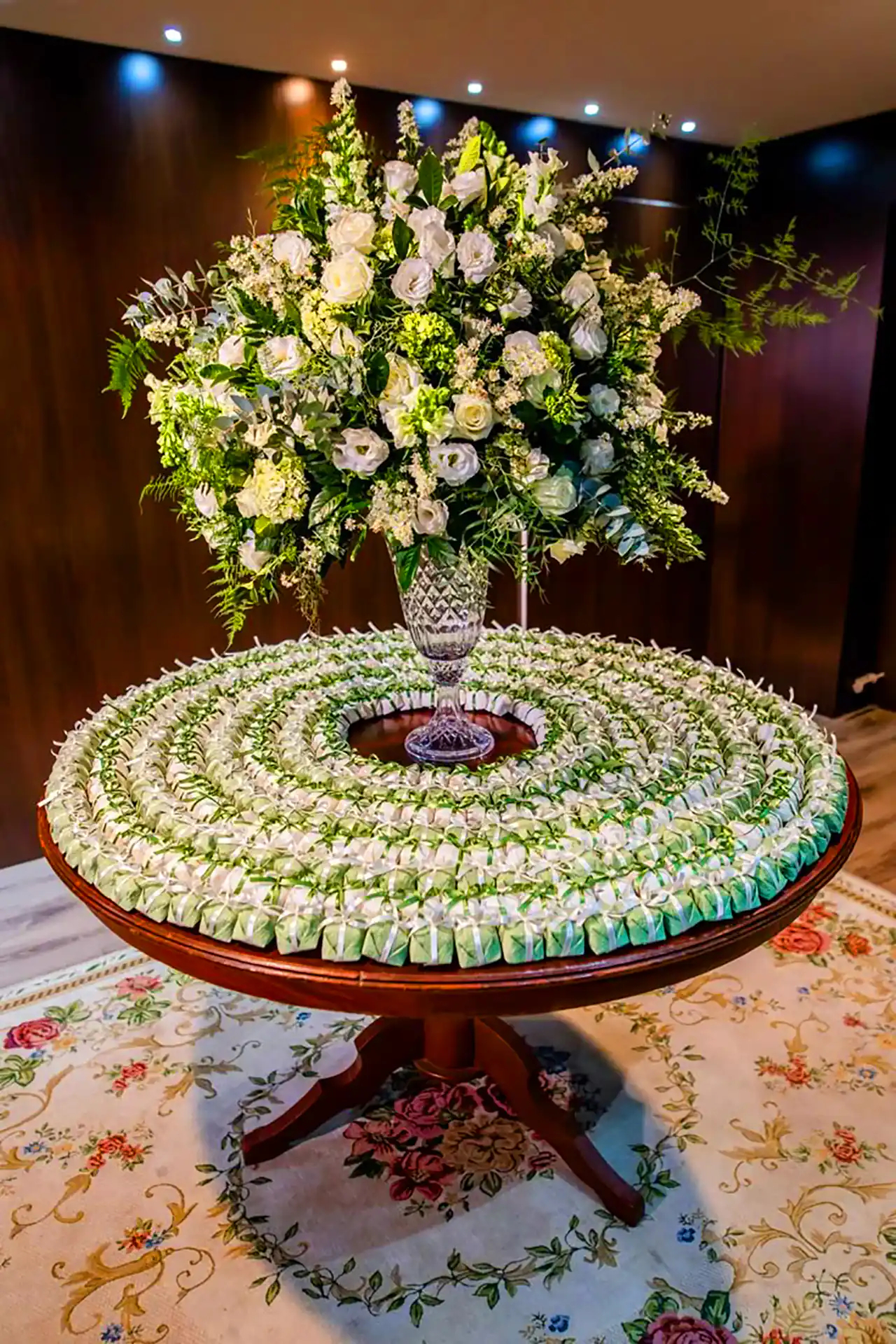چیدمان میز برای گیفت عروسی 