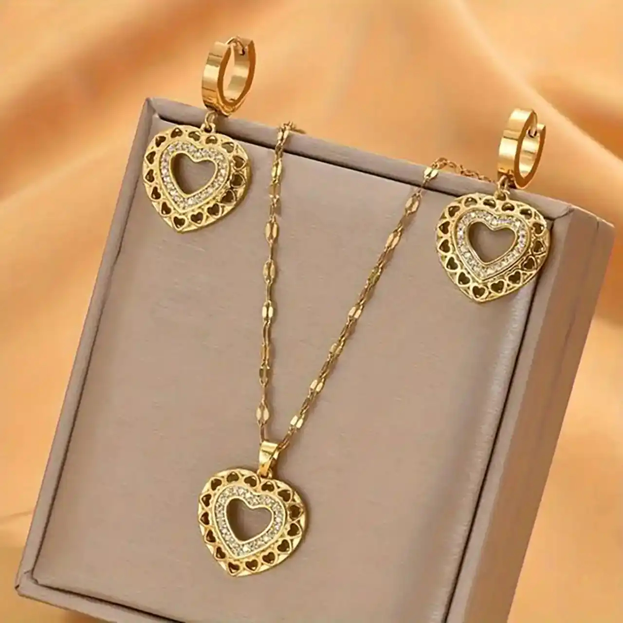 انواع مدل نیم ست طلا + زیباترین مدل های نیم ست طلا بسیار شیک و لاکچری