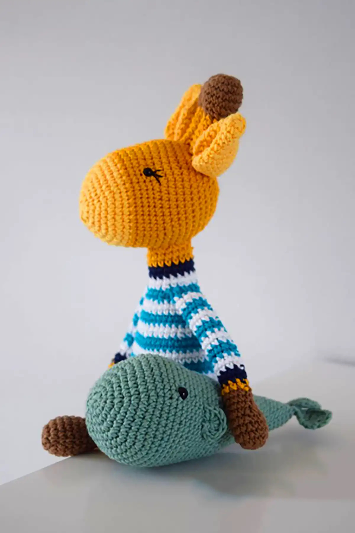 عروسک بافتنی زرافه دخترانه