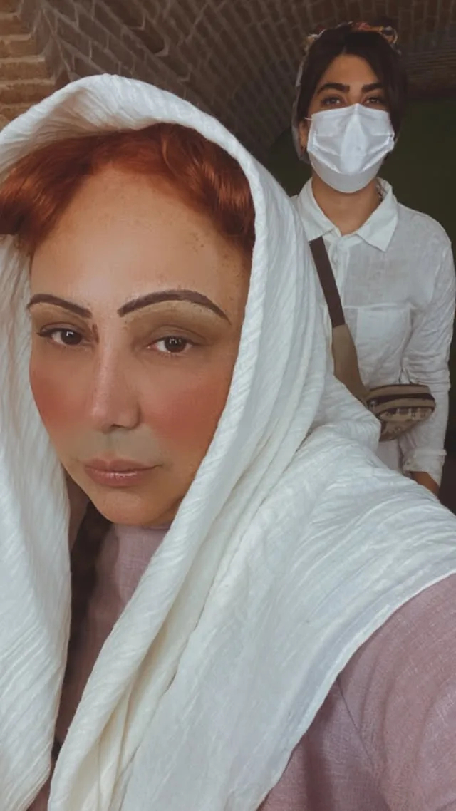 سلفی بهنوش بختیاری در پشت صحنه بامداد خمار