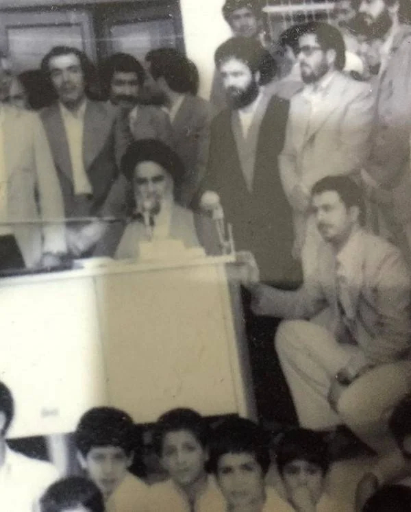 مرحوم خوش نژاد در کنار امام خمینی