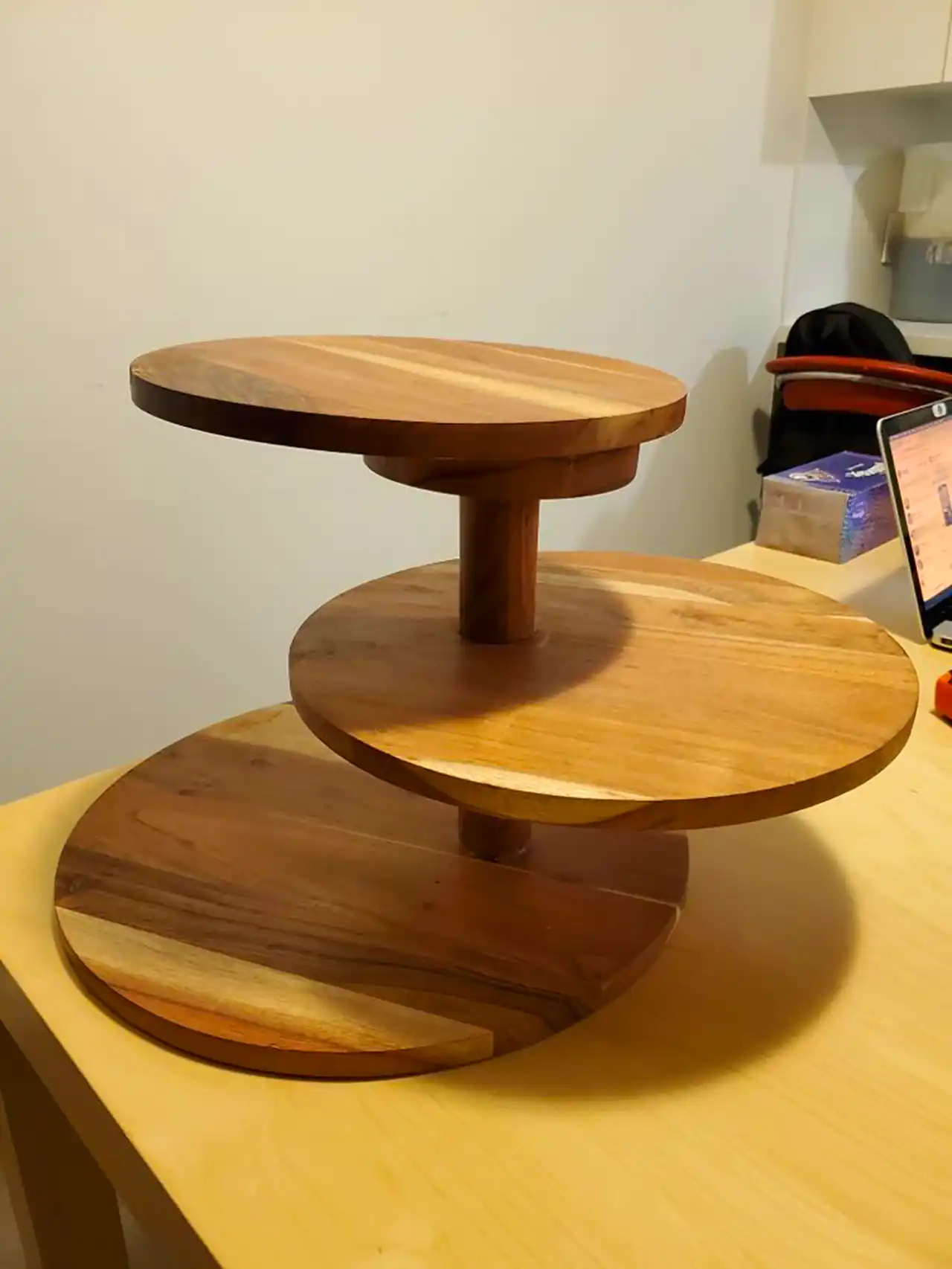 شیرینی خوری طبقاتی چوبی