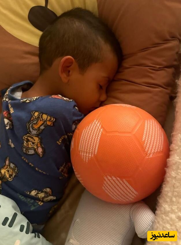 پسر رونالدو در حال خواب