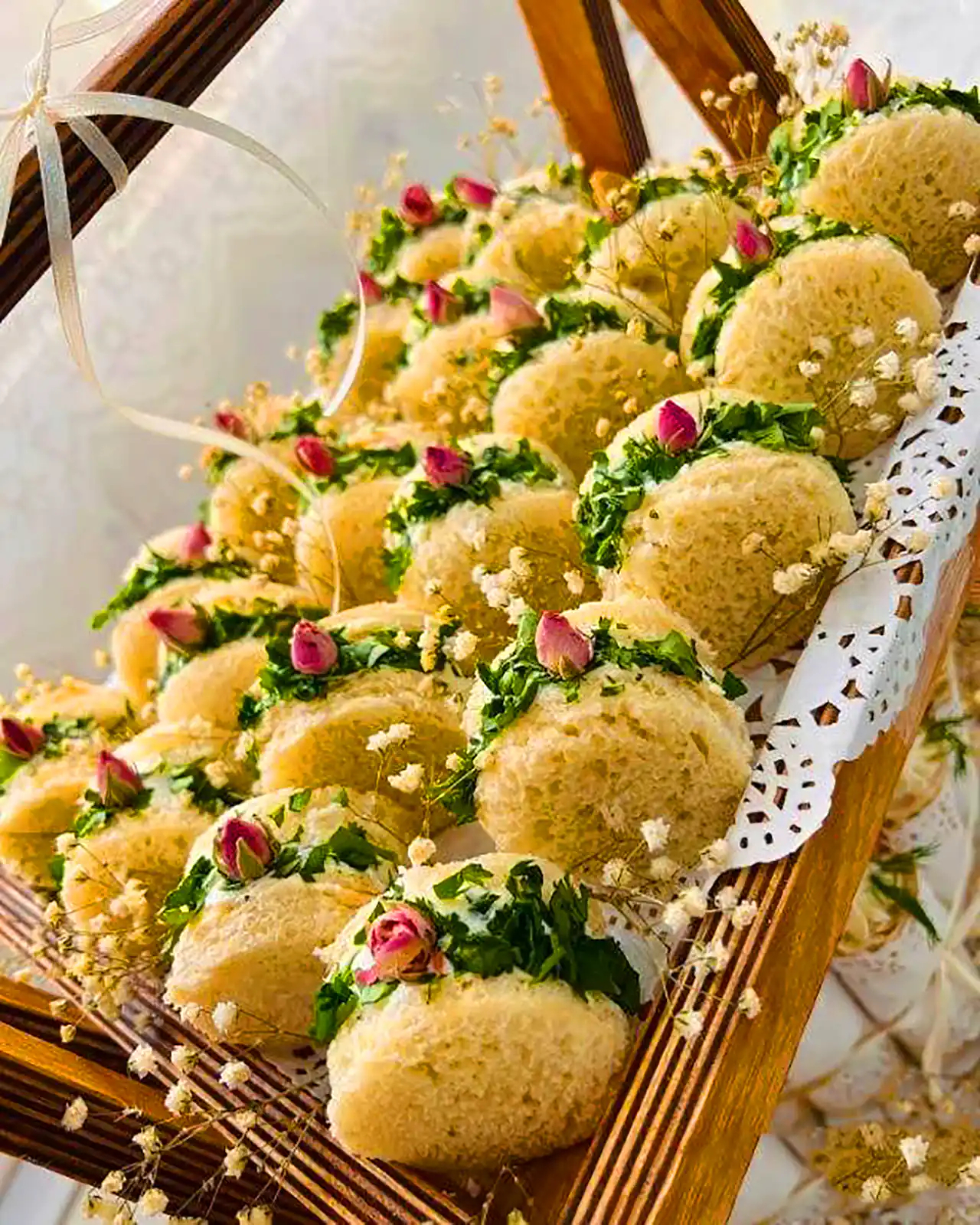 نون و پنیر سبزی سفره عقد 