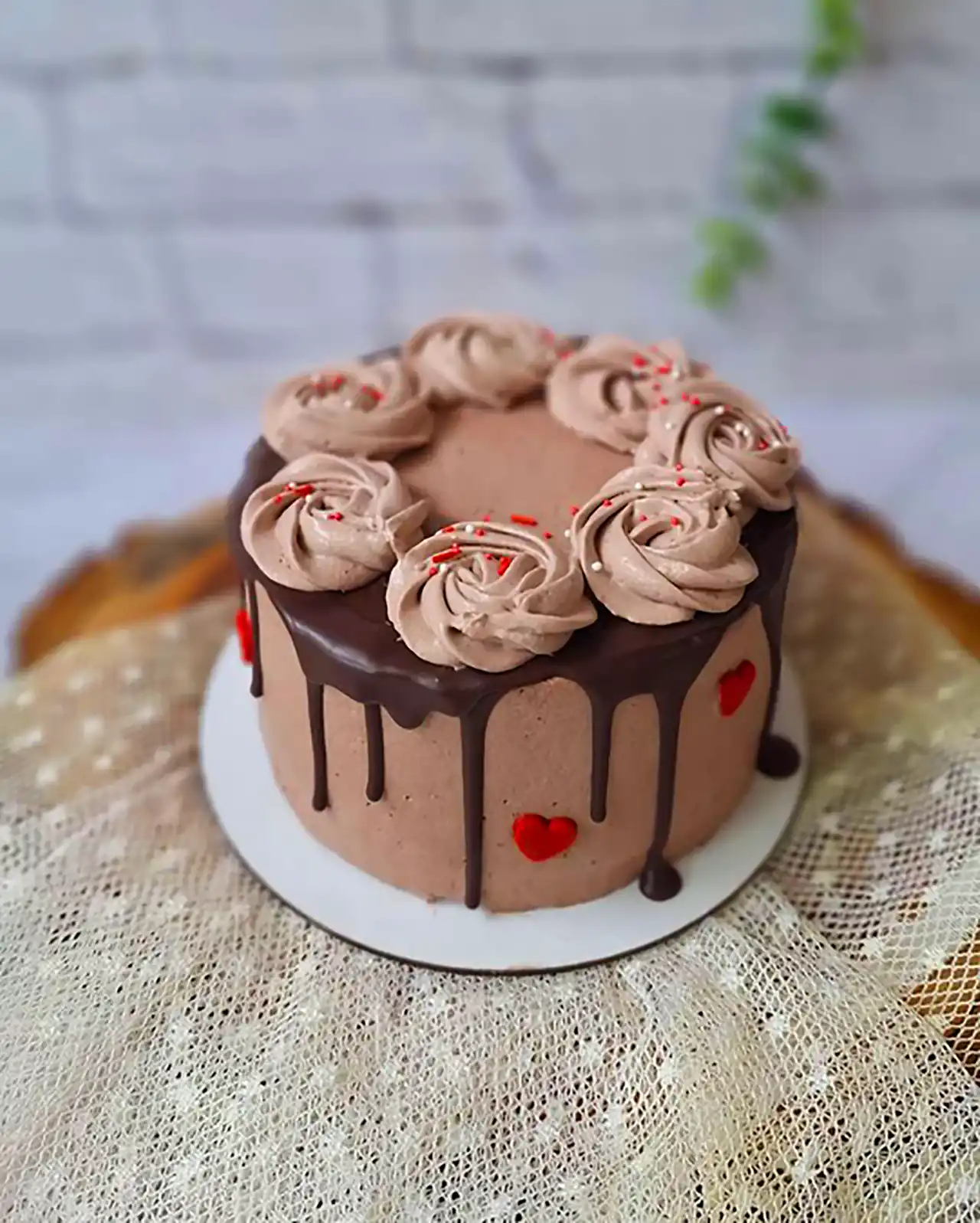 کیک شکلاتی با دیزاین شیک