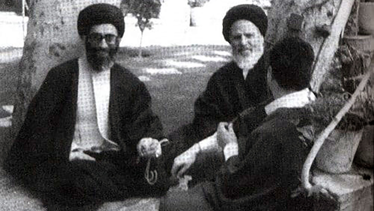 جلسه تاریخی سران سه قوه زیر سایه درختِ حیاط منزل هاشمی رفسنجانی