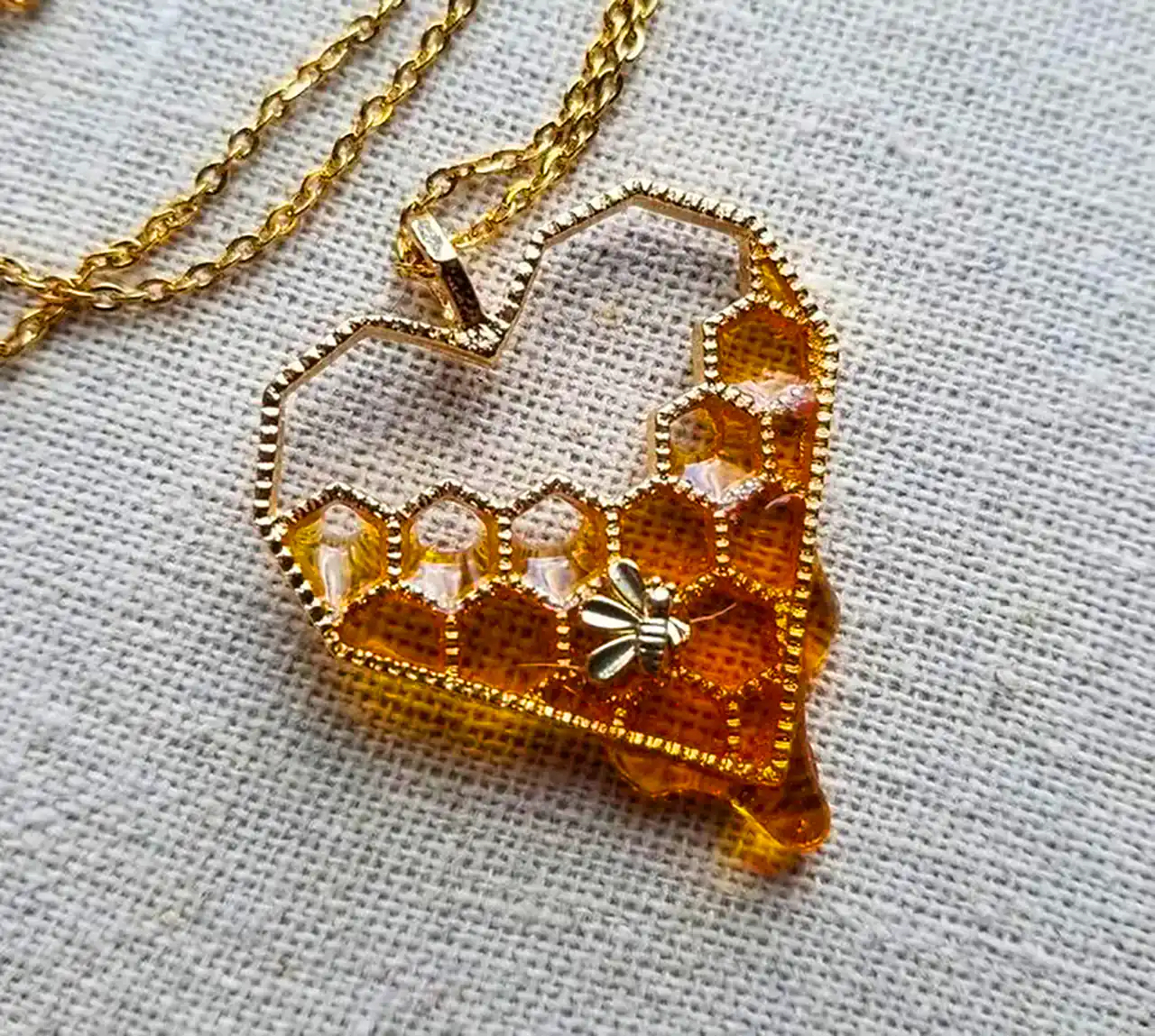 زیورآلات فانتزی طرح زنبوری 