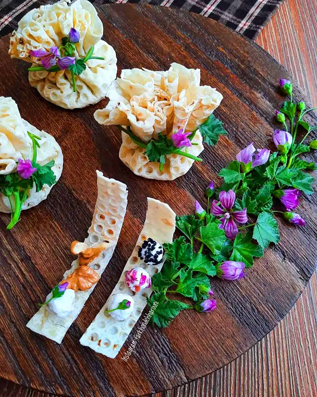 نون و پنیر سبزی سفره عقد 