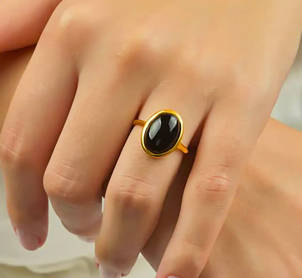 انگشتر نگین مشکی شیک