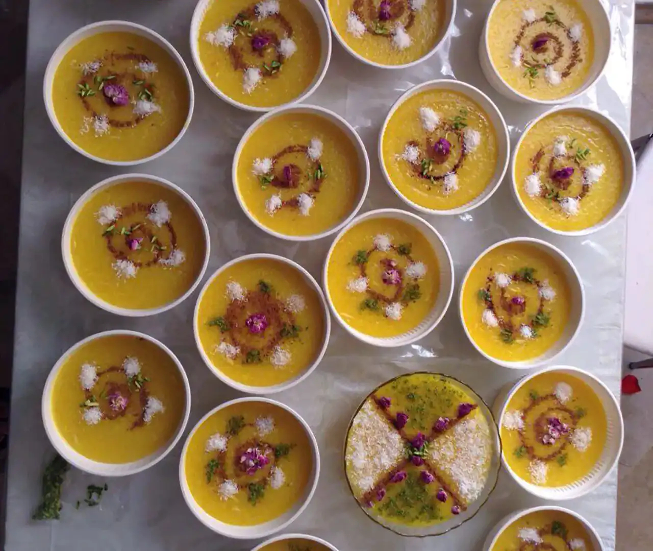 تزیین شله زرد برای ایام فاطمیه + بهترین ایده ها برای تزیین شله زرد برای ایام فاطمیه