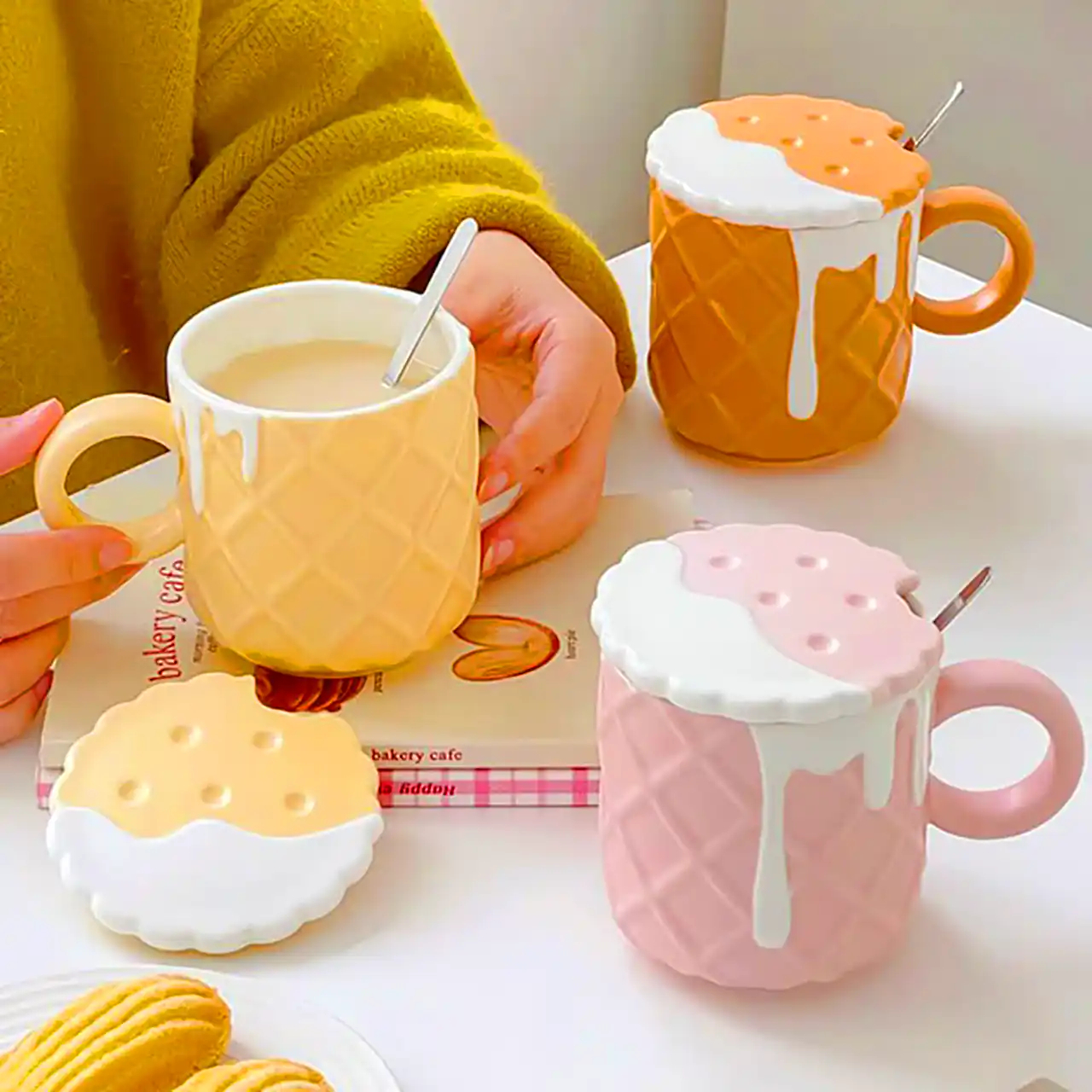 فنجون سرامیکی گلدار فانتزی