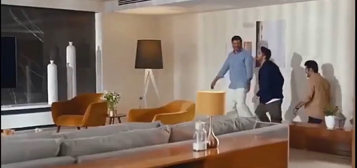 e5c079c7-abb9-4d87-b698-bc3283930f2c