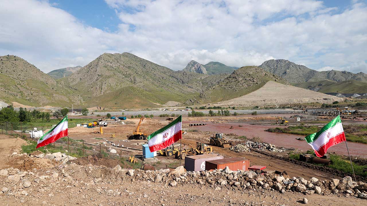 آیت الله سید ابراهیم رئیسی که امروز (یکشنبه ) به منظور حضور در مراسم افتتاح مشترک سد قیز قلعه‌سی و طرح توسعه و تکمیل سد خدا آفرین با رئیس جمهور آذربایجان به استان آذربایجان شرقی سفر کرده است