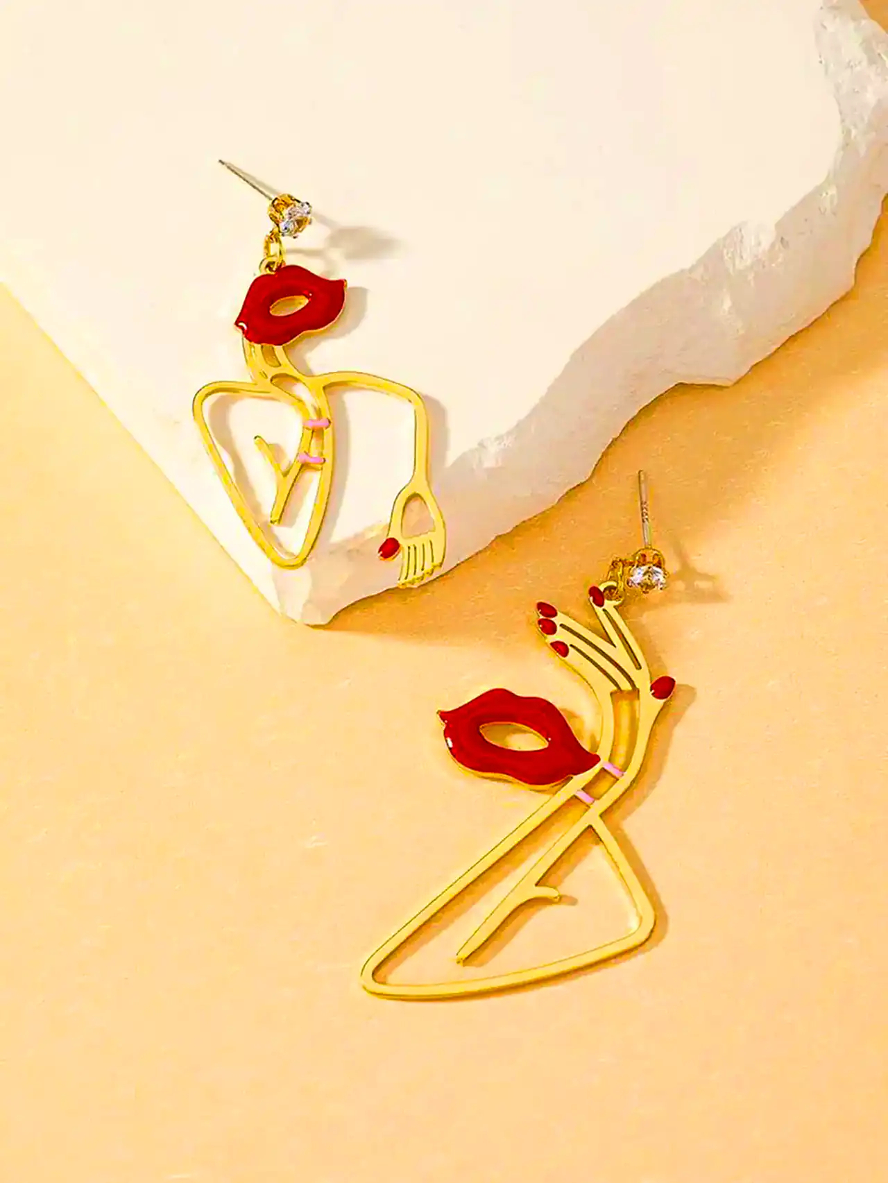 گوشواره طرح لب