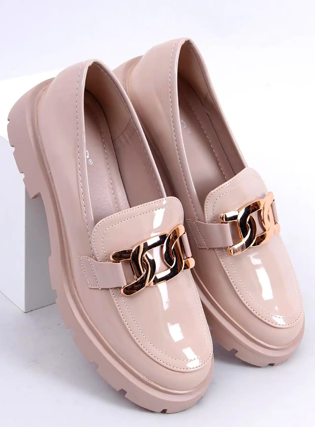 کالج شیک و کلاسیک