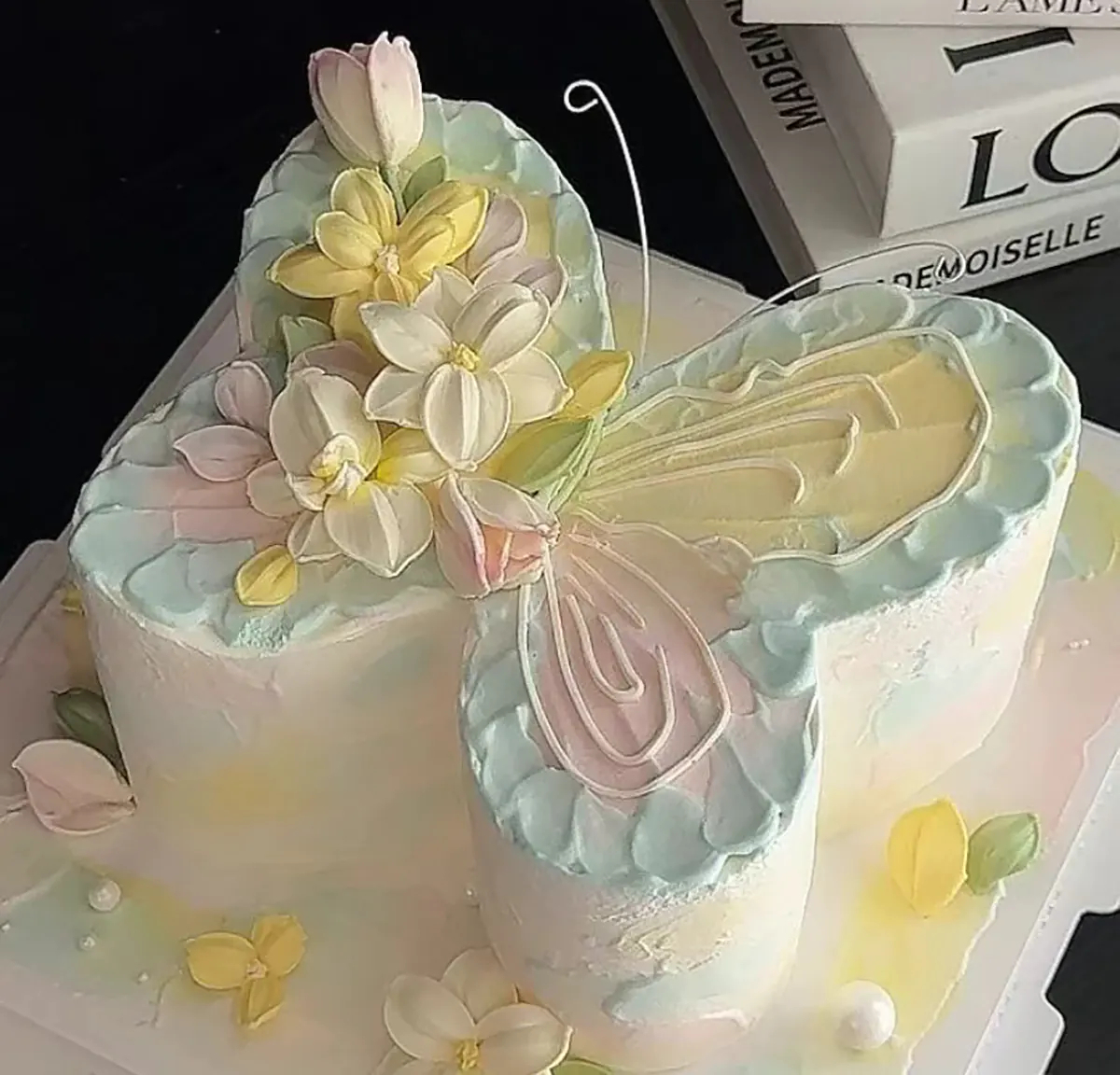 کیک پروانه ای بنفش کیک پروانه ای قرمز کیک پروانه ای رنگارنگ کیک تولد پروانه ای دخترانه کیک پروانه ای آبی