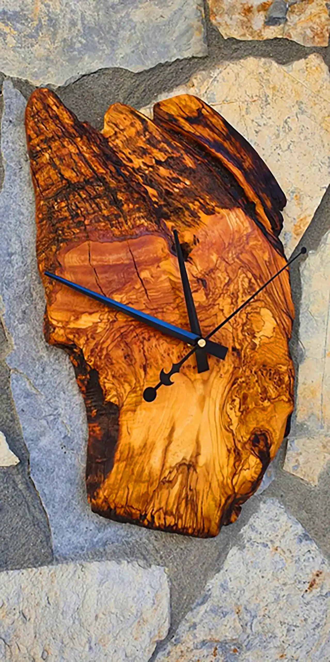 ساعت دیواری چوبی جدید