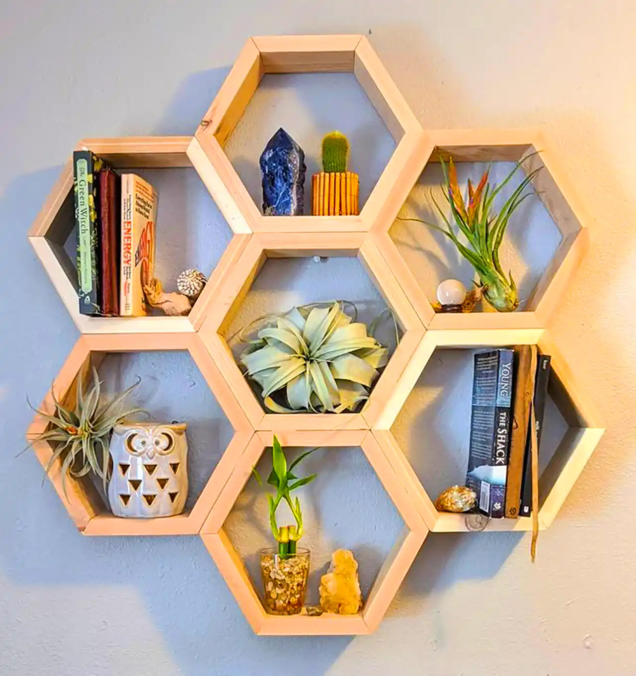 قفسه دیواری چوبی شش ضلعی