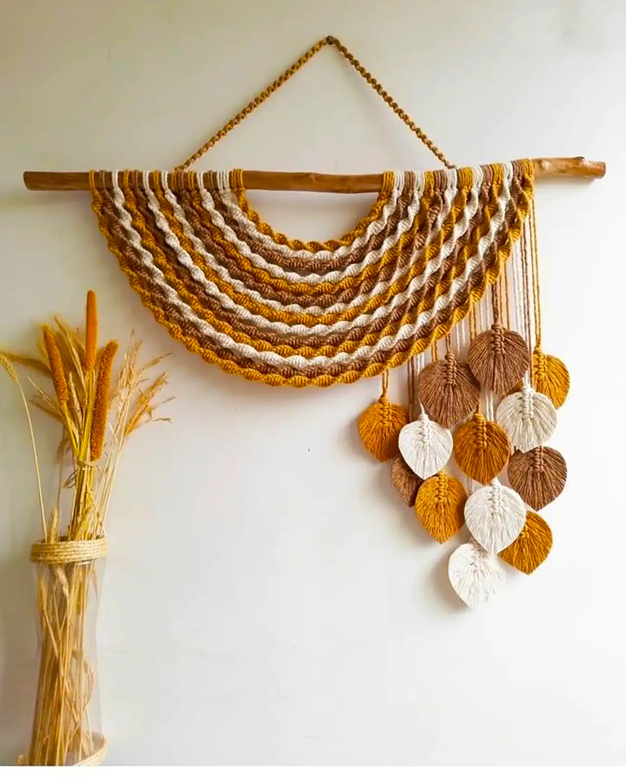 دیوارکوب مکرومه برگی