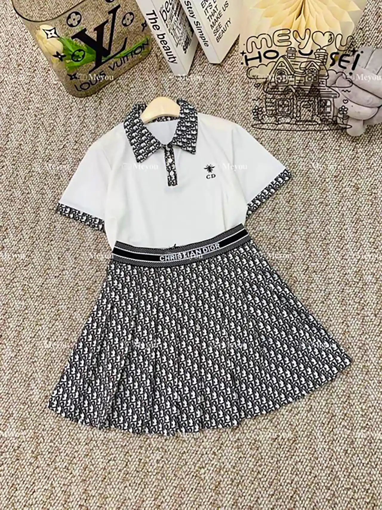 بلوز و دامن سفید مشکی زنانه