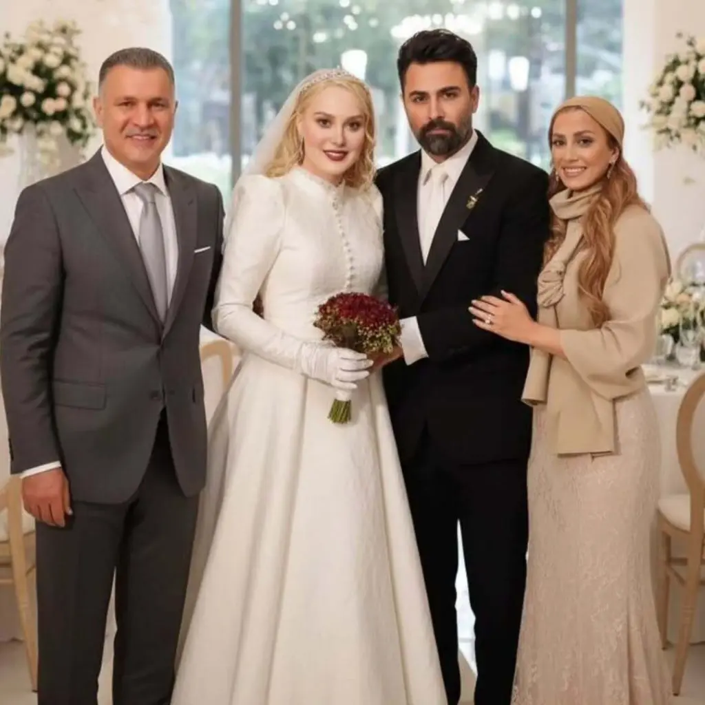 حضور علی دایی و همسرش در مراسم عروسی آرام جعفری و بابک انصاری؟