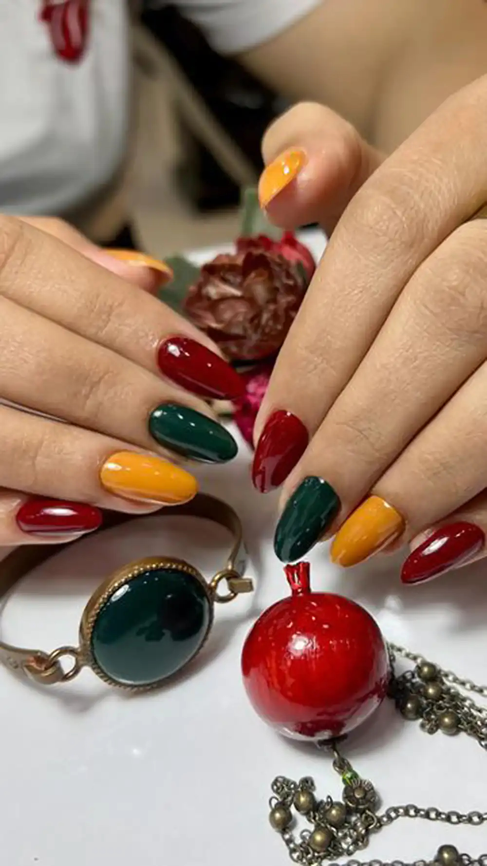 طرح ناخن با تم یلدا