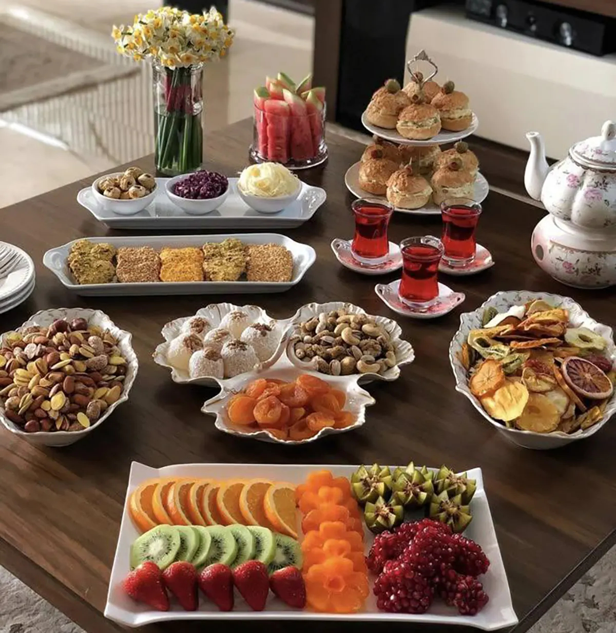 تزیین میز ناهار خوری
تزیین میز مزه
چیدمان میز شام
چیدمان میز تولد
نحوه چیدمان میز جلو مبلی
میز شام مهمانی
اکسسوری میز جلو مبلی دیجی کالا
میز عصرانه

