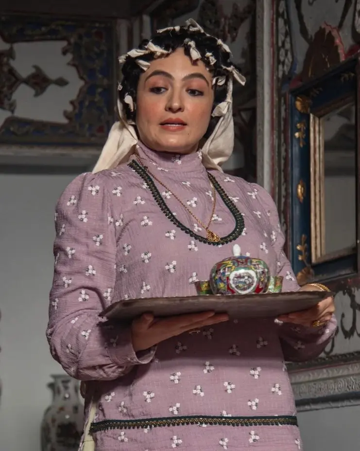 گلاره عباسی