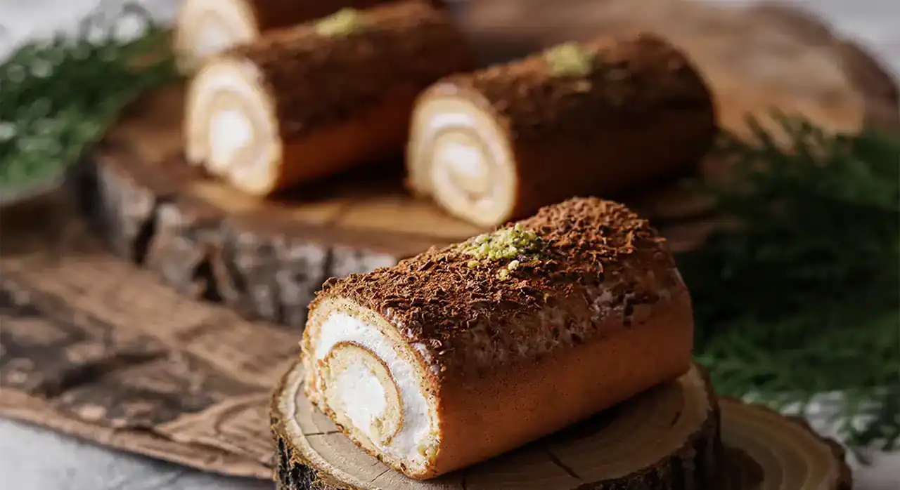 انواع مدل شیرینی تر + معرفی محبوب ترین و خوشمزه ترین مدل های شیرینی تر و خامه ای