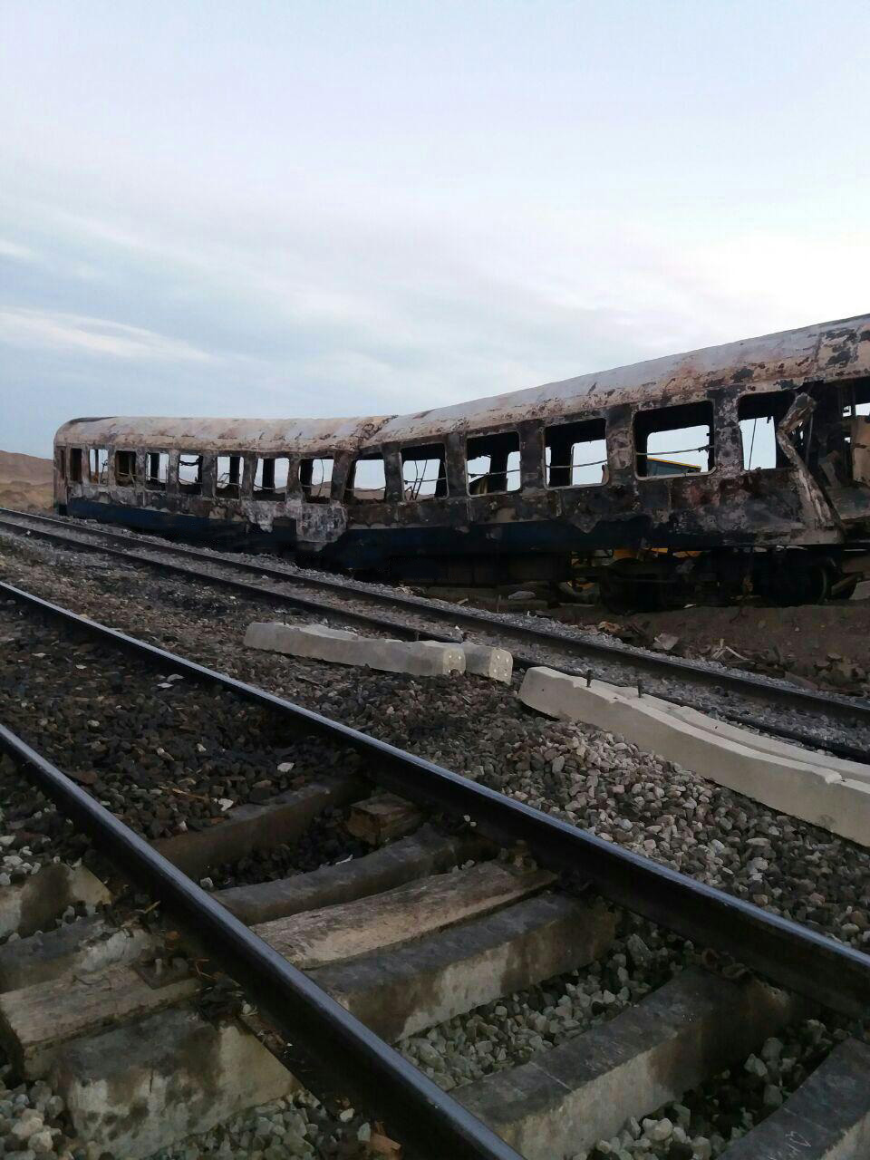 رکنا: حادثه تصادف قطار تبریز مشهد با قطار سمنان 