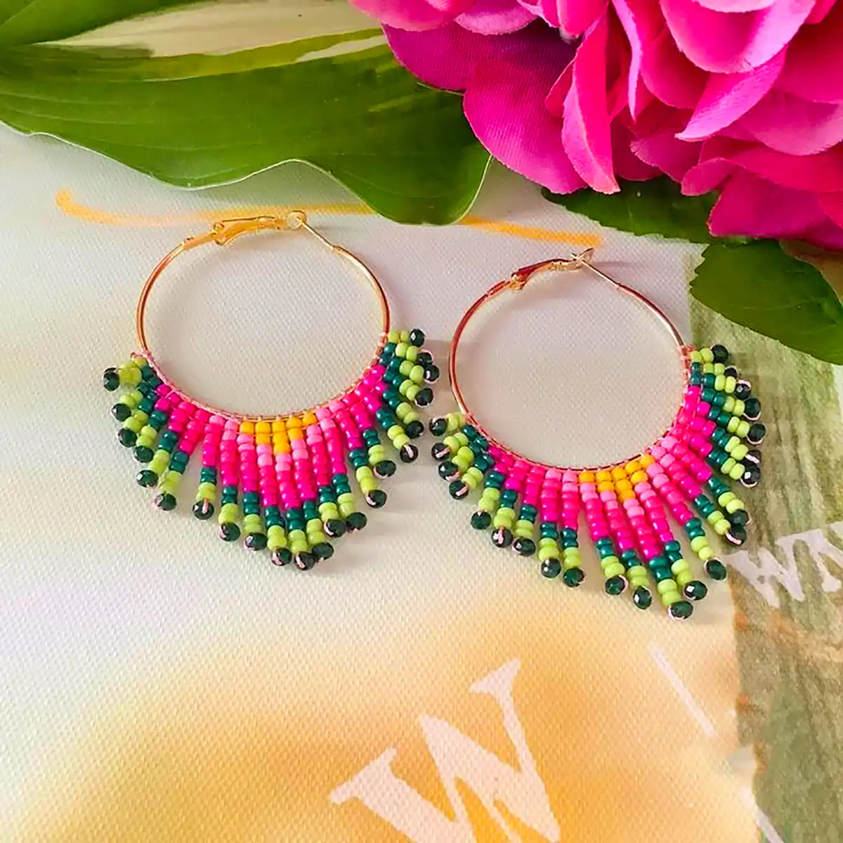 گوشواره حلقه ای مهره ای
