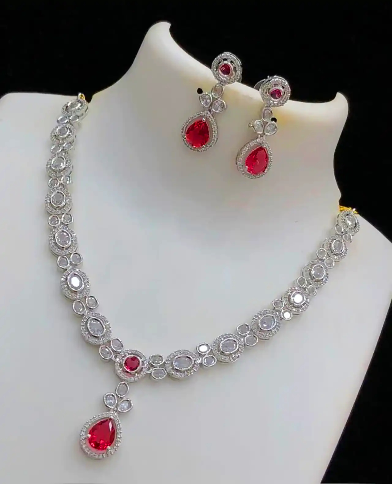 جواهرات عروس با نگین سلطنتی 