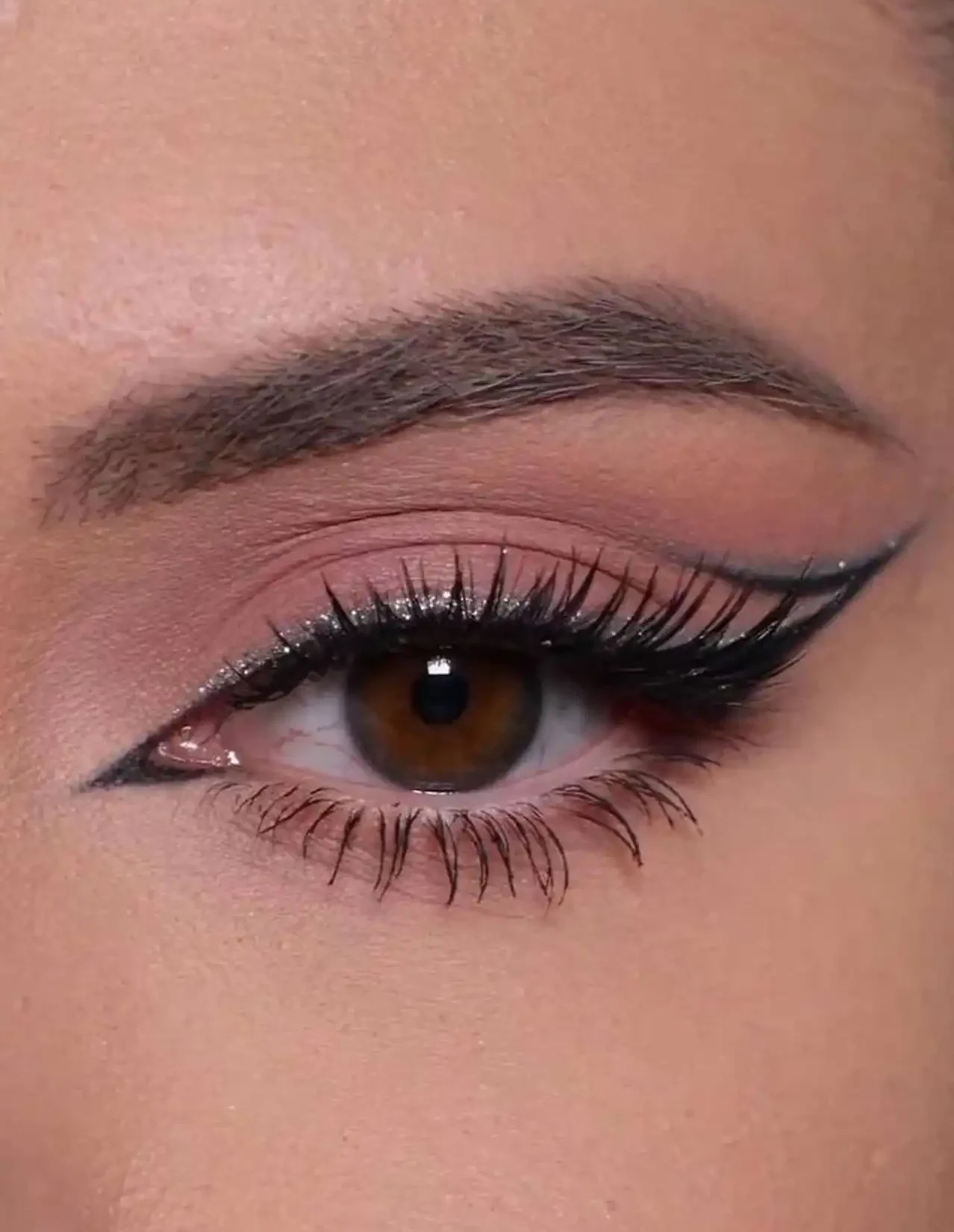 مدل خط چشم اکلیلی + زیباترین مدل های خط چشم اکلیلی ترند امسال