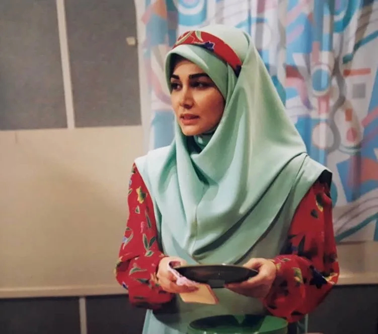 تصویر قدیمی از لادن رضاجویی به عنوان خانم بهار