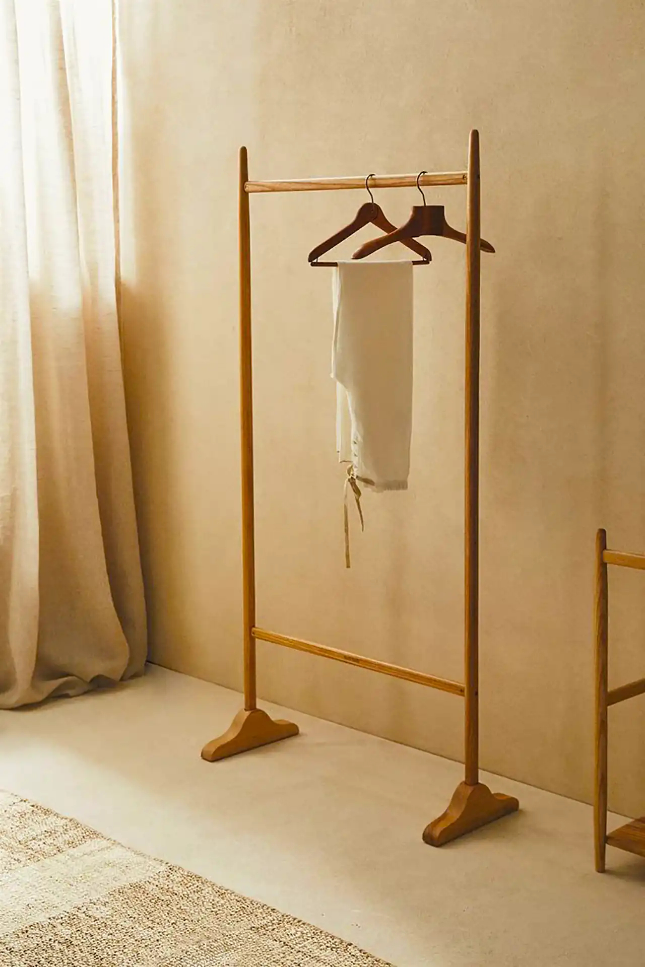 چوب لباسی ایستاده شیک