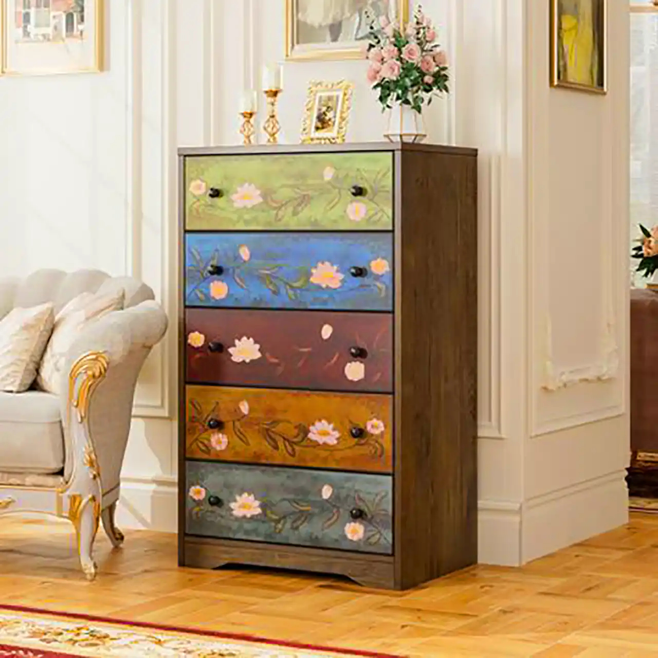 کمد چوبی با طرح چهل تکه