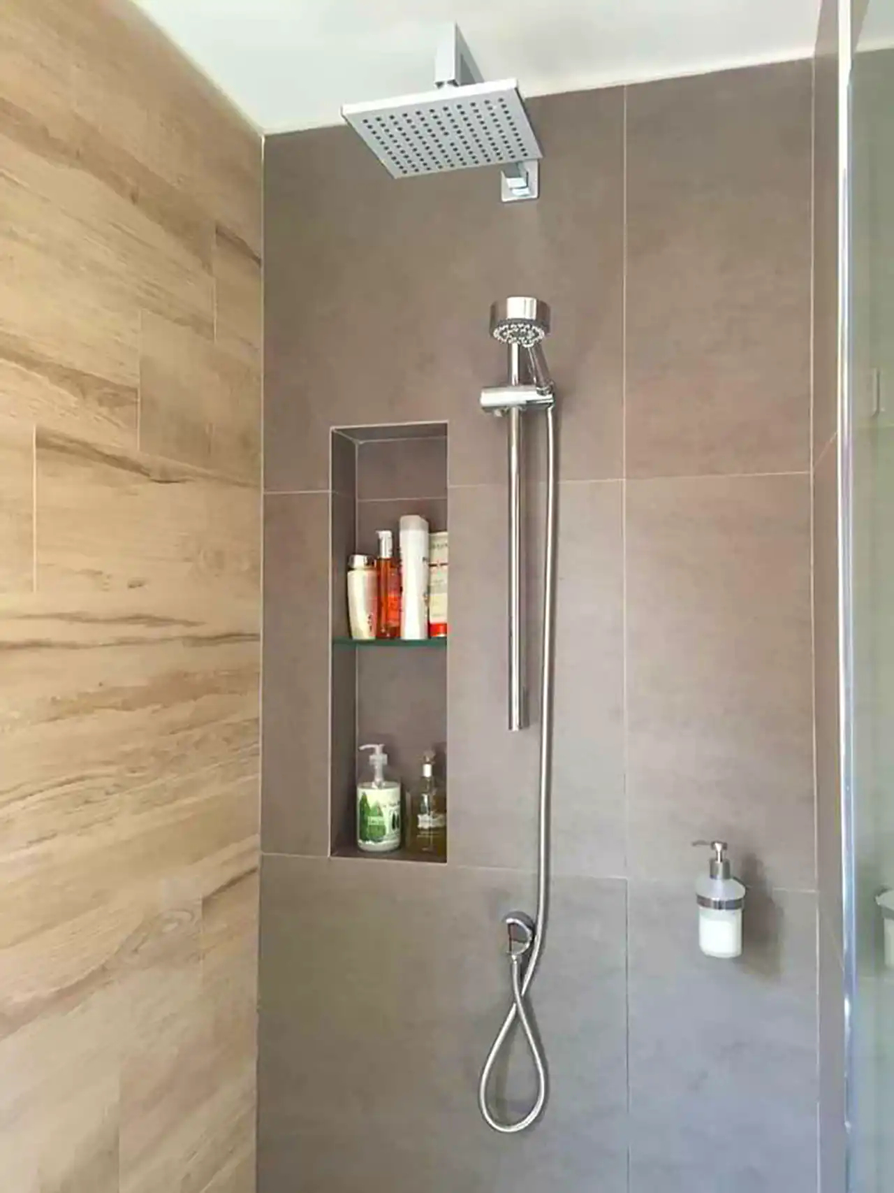 دوش حمام مدرن زیبا