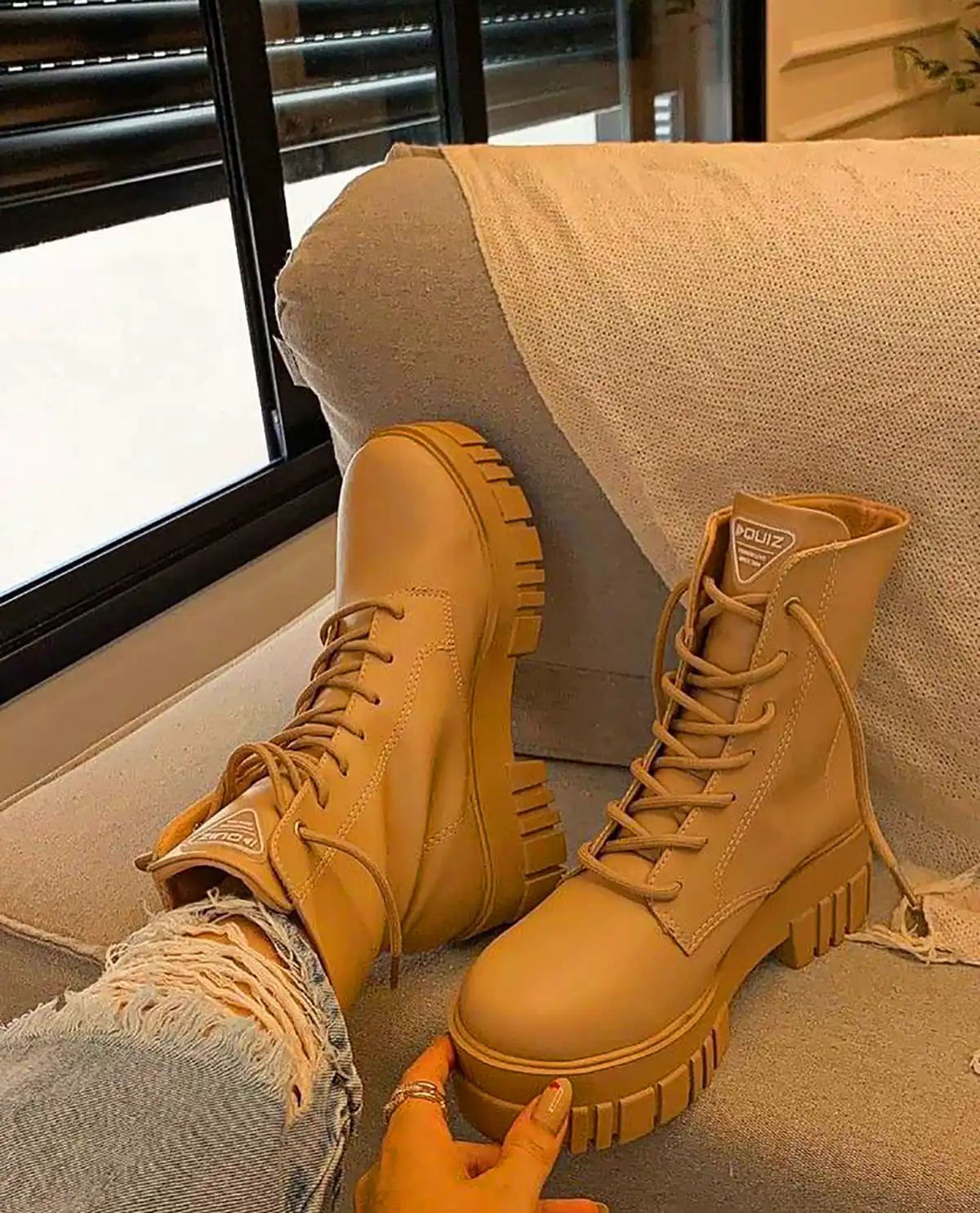 نیم بوت شیک پاییزه