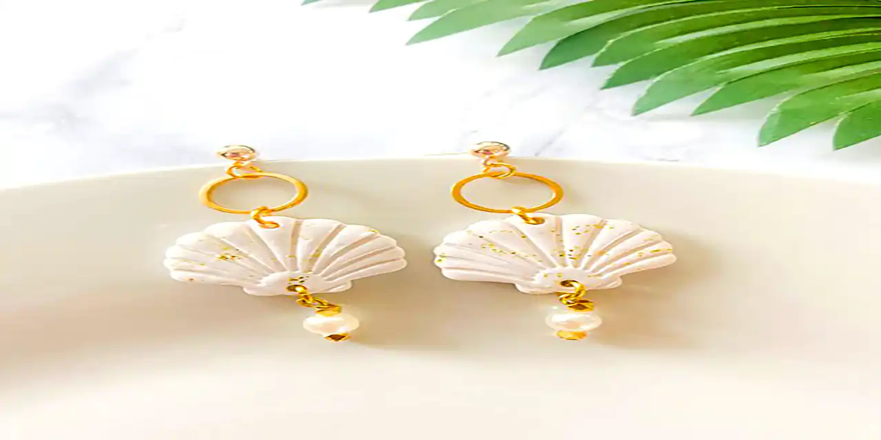 ست کردن گوشوارههای سفالی با لباسهای ساده