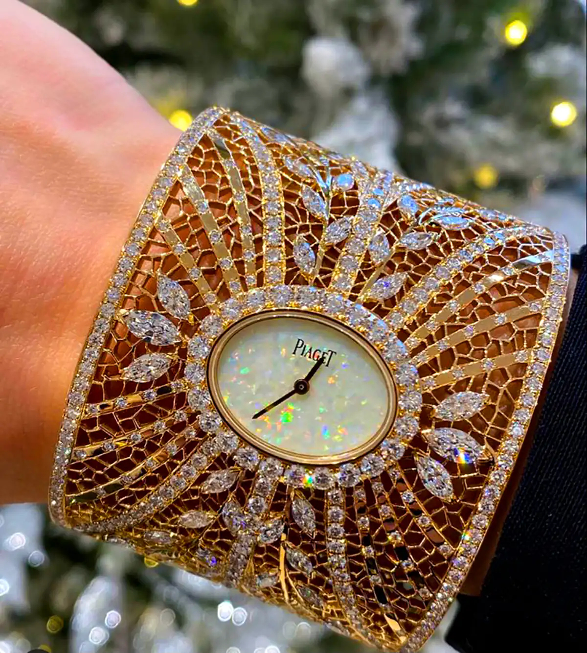ساعت زنانه با طراحی بی نظیر