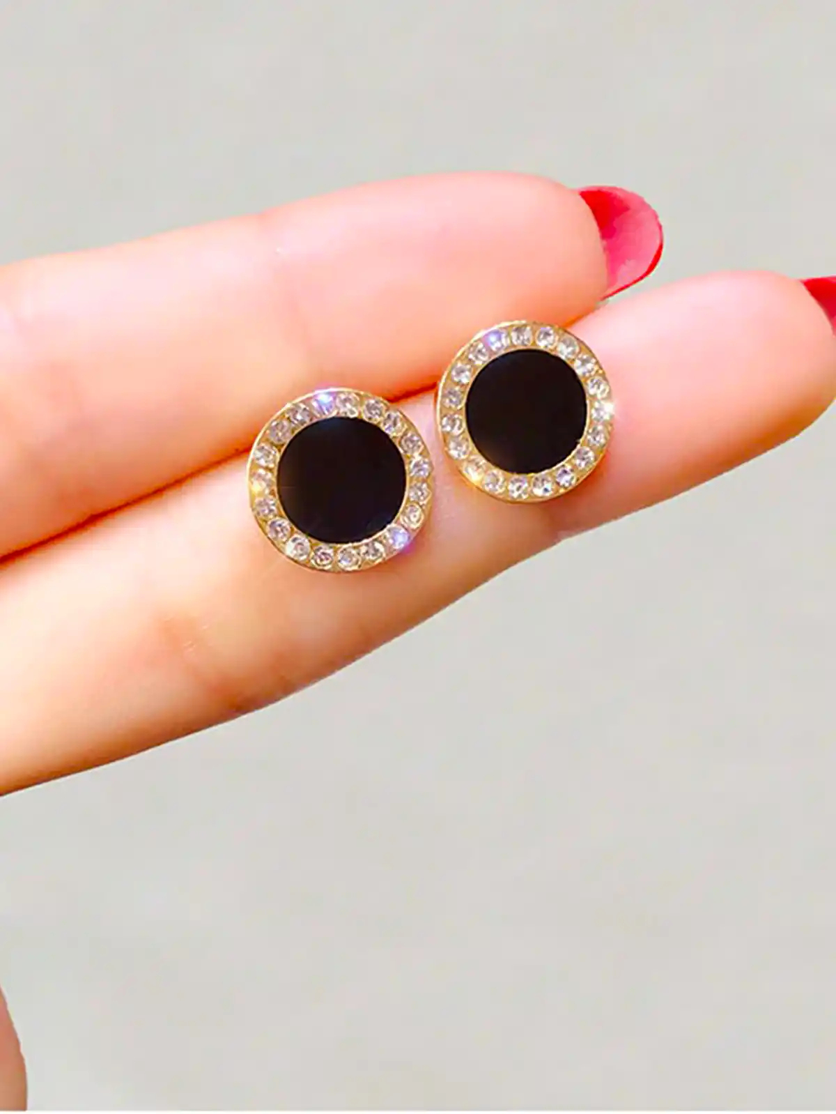 گوشواره مشکی خاص
