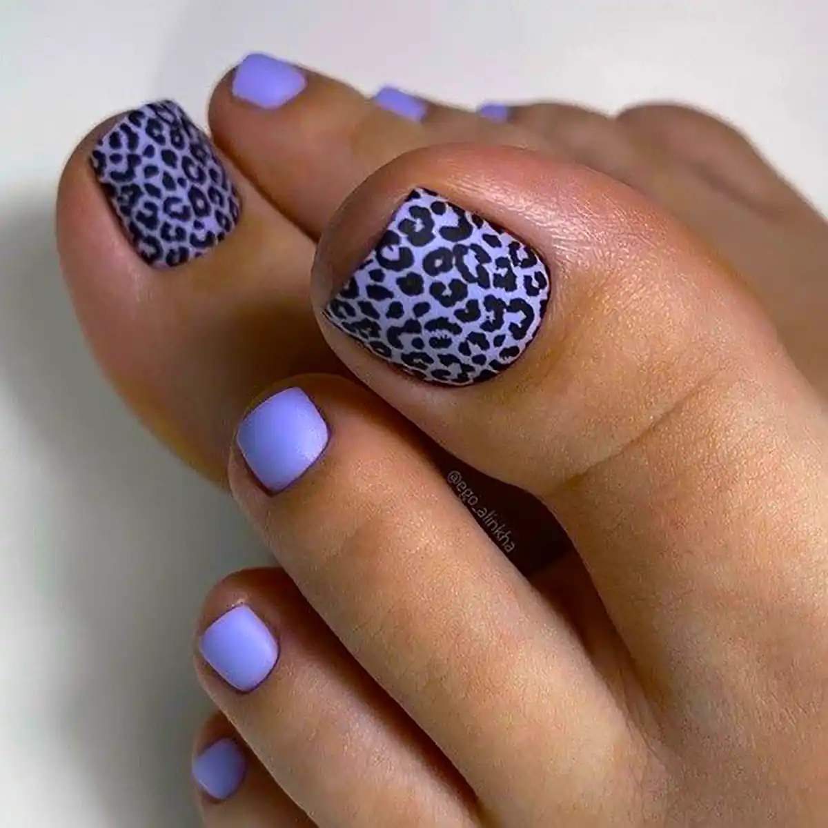 ژلیش ناخن پا شیک