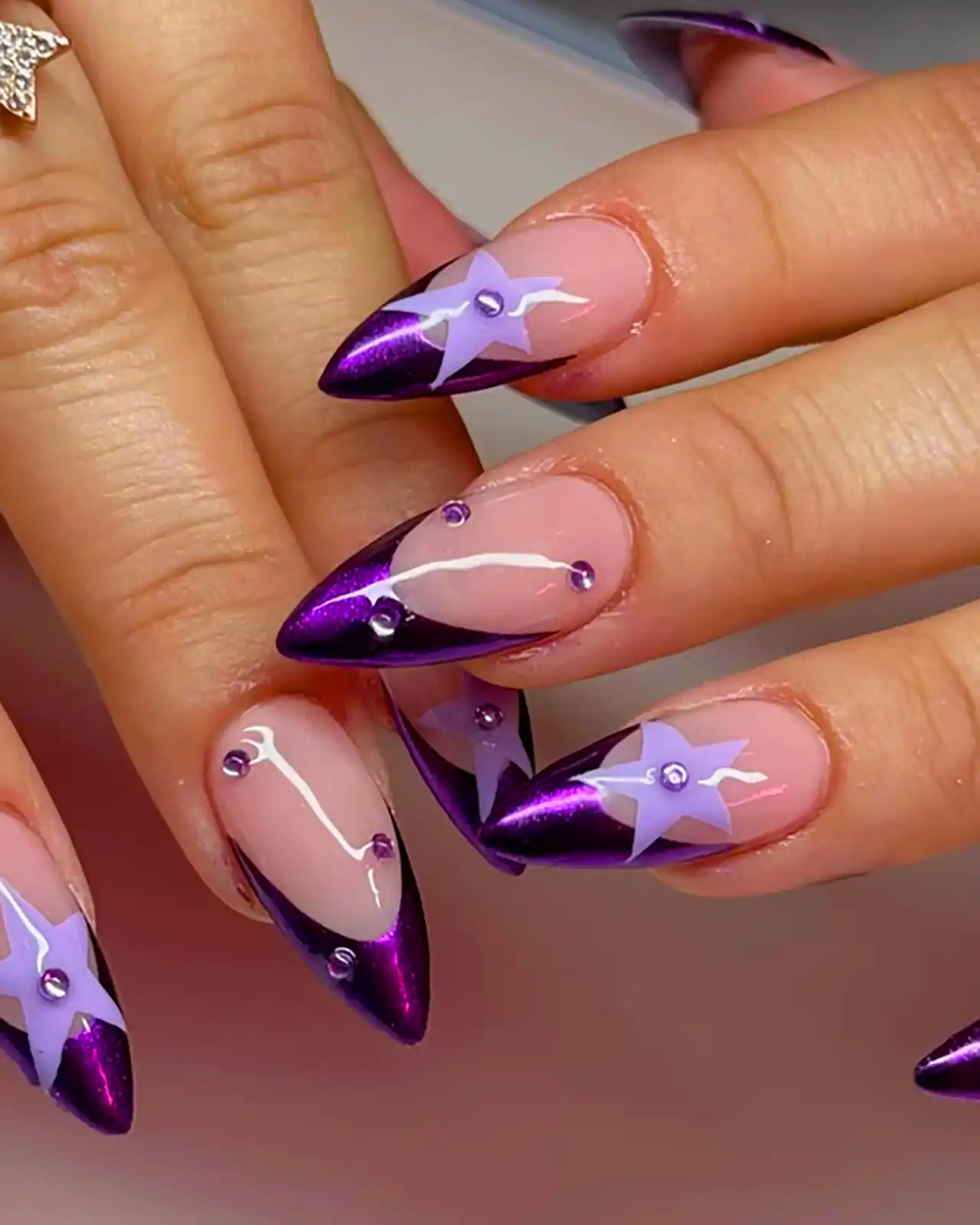 مدل ناخن بادامی شیک 