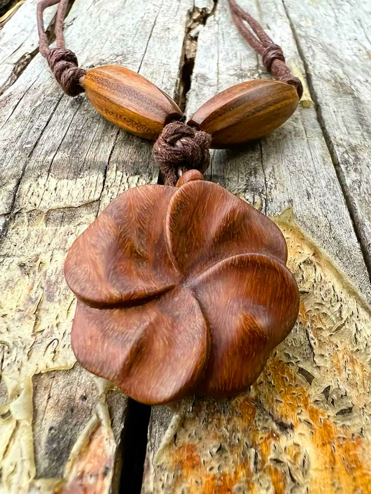 گردنبند چوبی شبدر 4 برگ