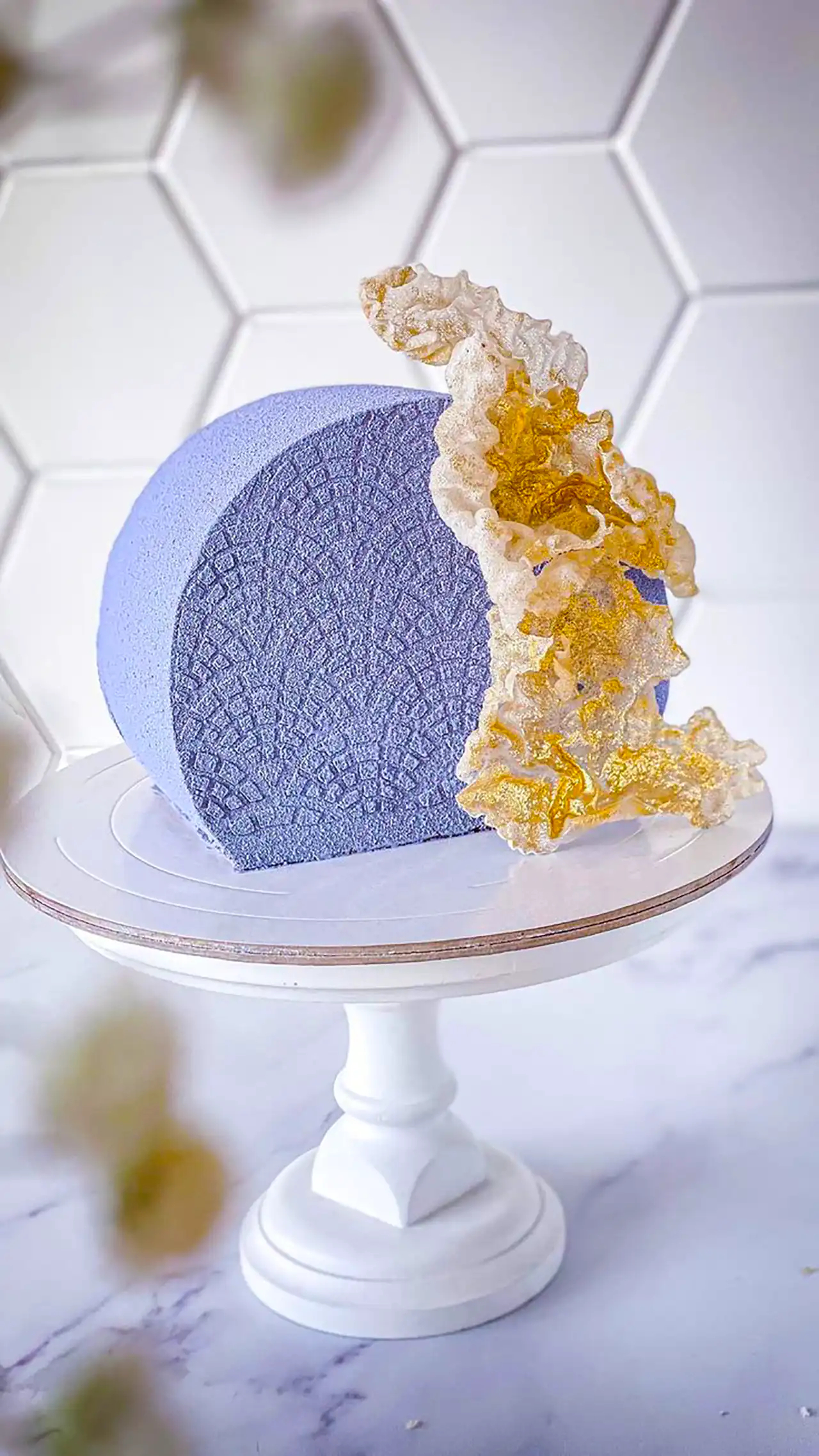 کیک تولد مدرن آبی