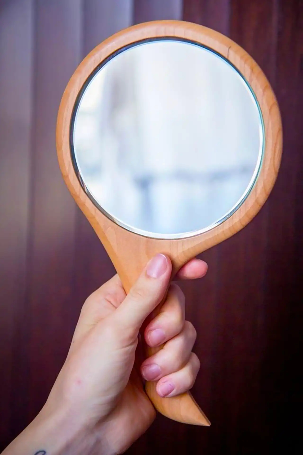 آینه دستی چوبی