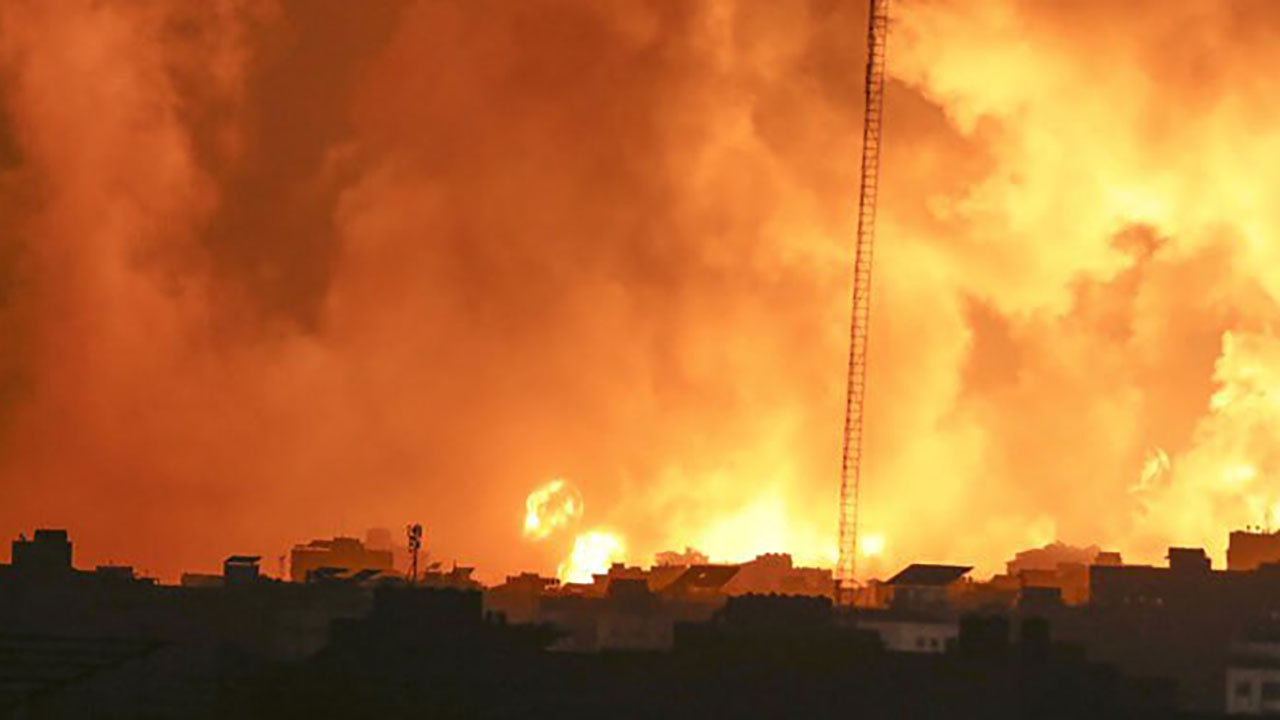 یکی از مرگبارترین حملات اسرائیل به اردوگاه پناهندگان/ بمباران همزمان در ۳ اردوگاه غزه