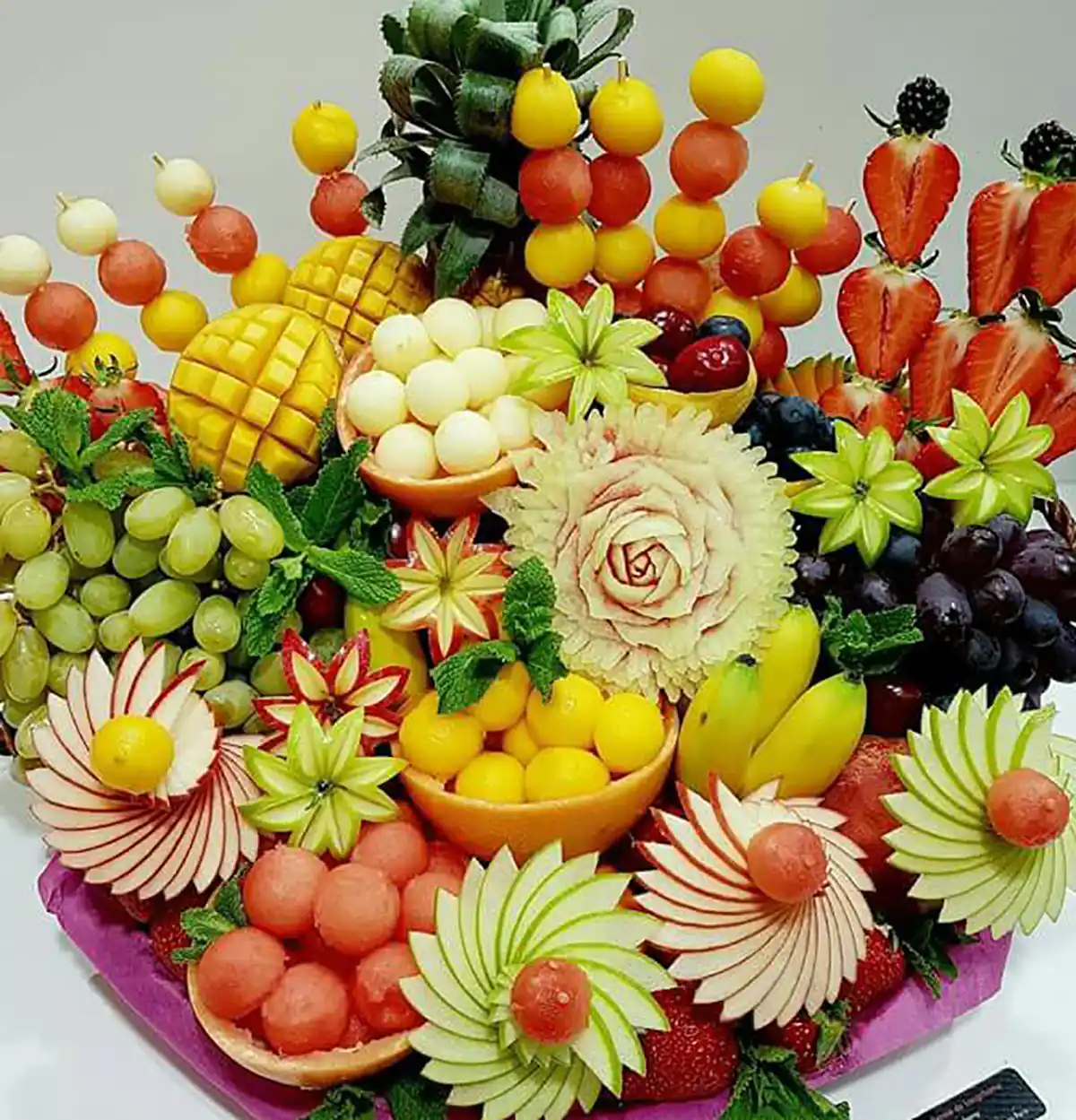 تزیین سینی میوه تزیین میوه برای تولد تزیین میوه برای مهمانی ساده چیدمان میوه در ظرف تزیین میوه سالم تزیین میوه خرد شده 