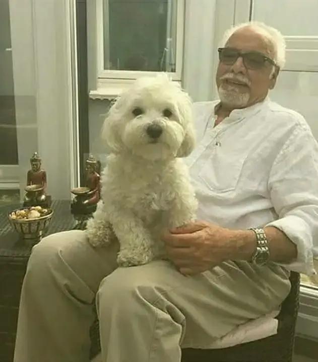 منوچهر وثوق
